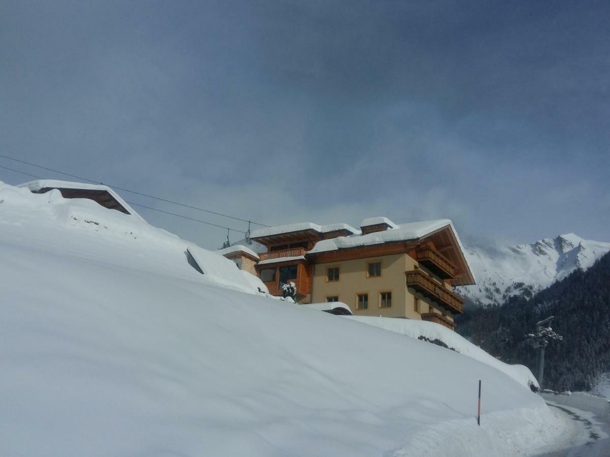 Gaestehaus Hanser Kals am Grossglockner Exterior photo